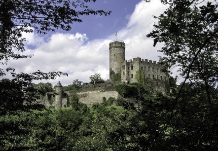 Traumhafte Blick auf die mittelalterliche Burg Pyrmont, © Winfried Lenz