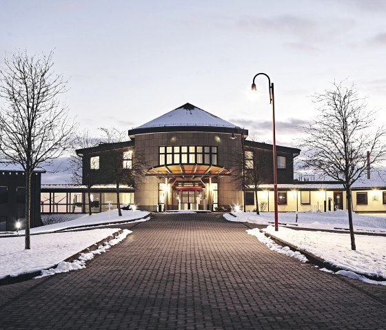 Verwaltungsgebäude im Winter, © Schieferland Kaisersesch