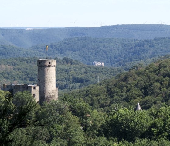 Blickachse Burg Pyrmont und Burg Eltz, © Schieferland Kaisersesch, Linda Bamberg