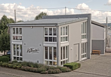 Die Brennerei von außen, © Brennerei Hubertus Vallendar GmbH & Co. KG