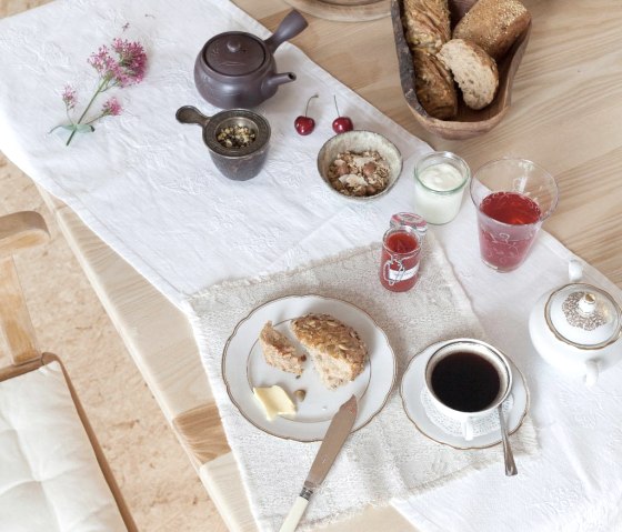Leckeres Frühstück mit regionalen Produkten, © Landhaus 3 Birken